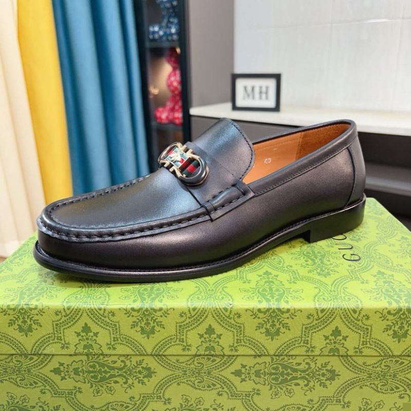 G*u*i leather shoes